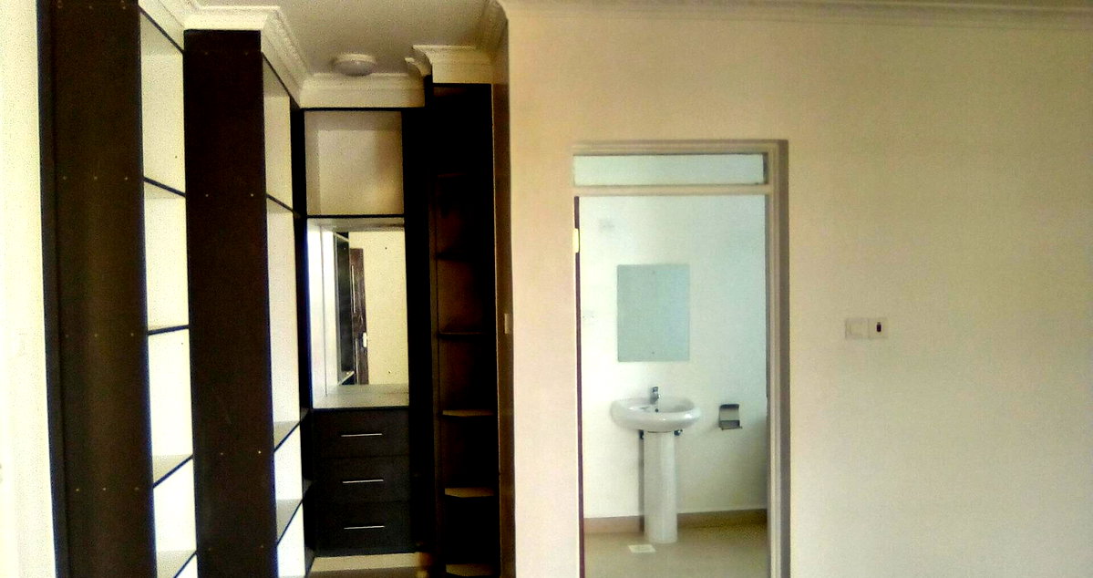 3BR All-Ensuite Townhouse with Stone Wall & Borehole - Kitengela