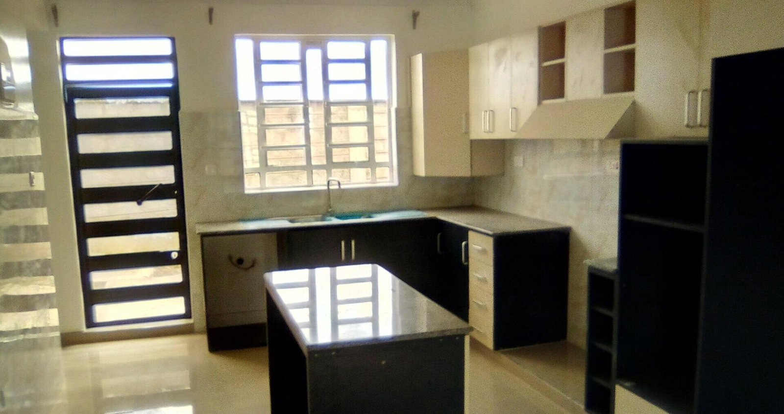 3BR All-Ensuite Townhouse with Stone Wall & Borehole - Kitengela