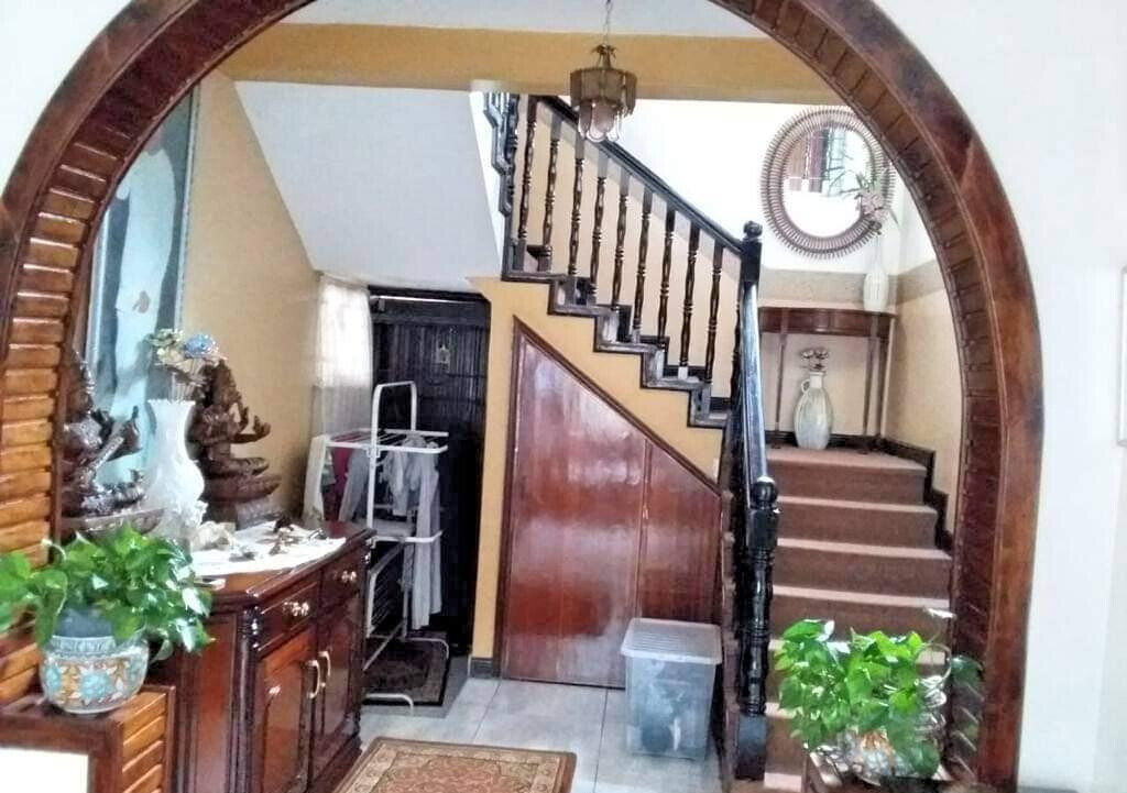 5BR Townhouse with DSQ & Separate Dining - Lavington