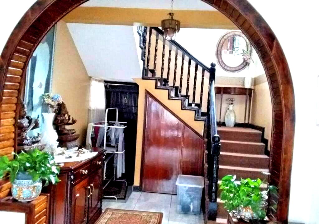 5BR Townhouse with DSQ & Separate Dining - Lavington