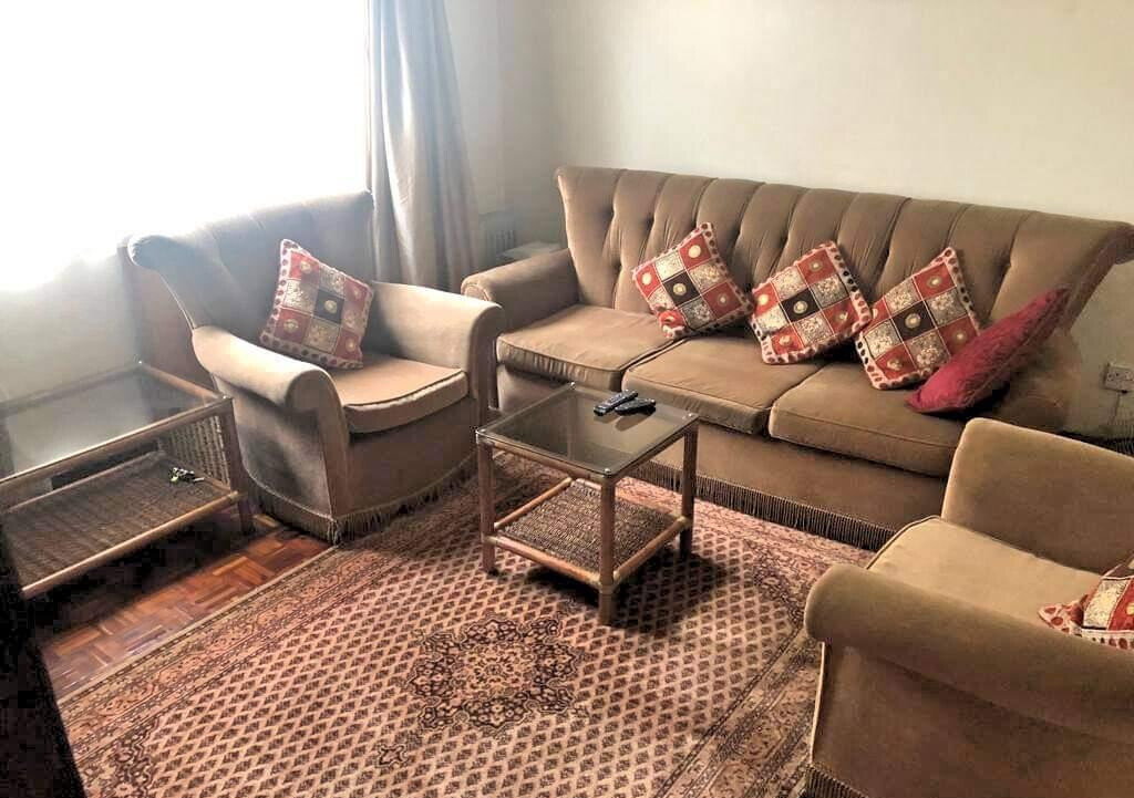 5BR Townhouse with DSQ & Separate Dining - Lavington
