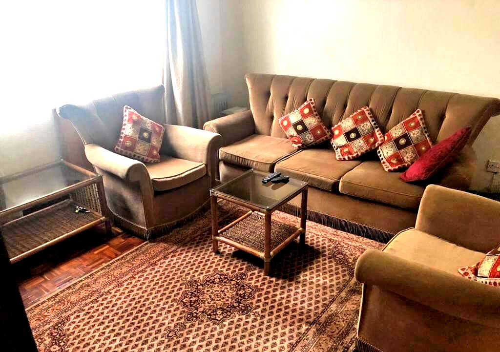 5BR Townhouse with DSQ & Separate Dining - Lavington