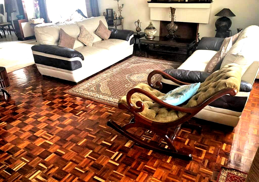 5BR Townhouse with DSQ & Separate Dining - Lavington