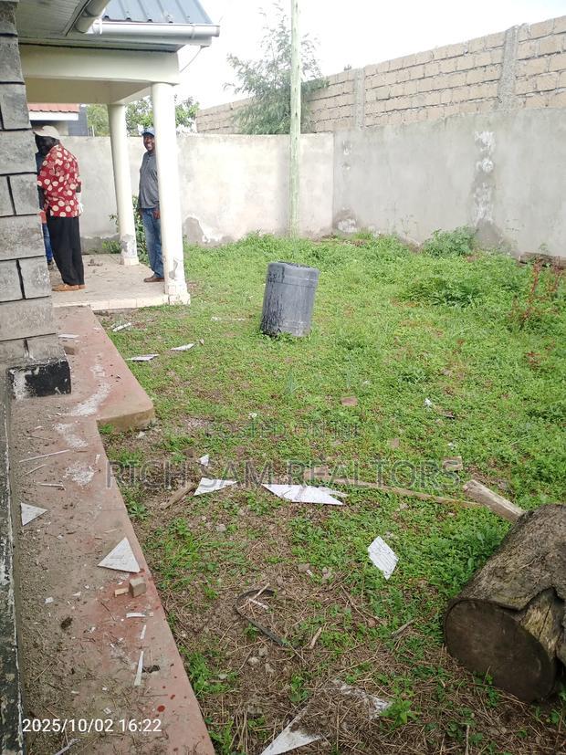 3bdrm Bungalow in Kiamunyi, Menengai West for sale