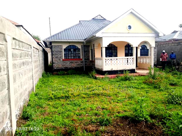 3bdrm Bungalow in Kiamunyi, Menengai West for sale
