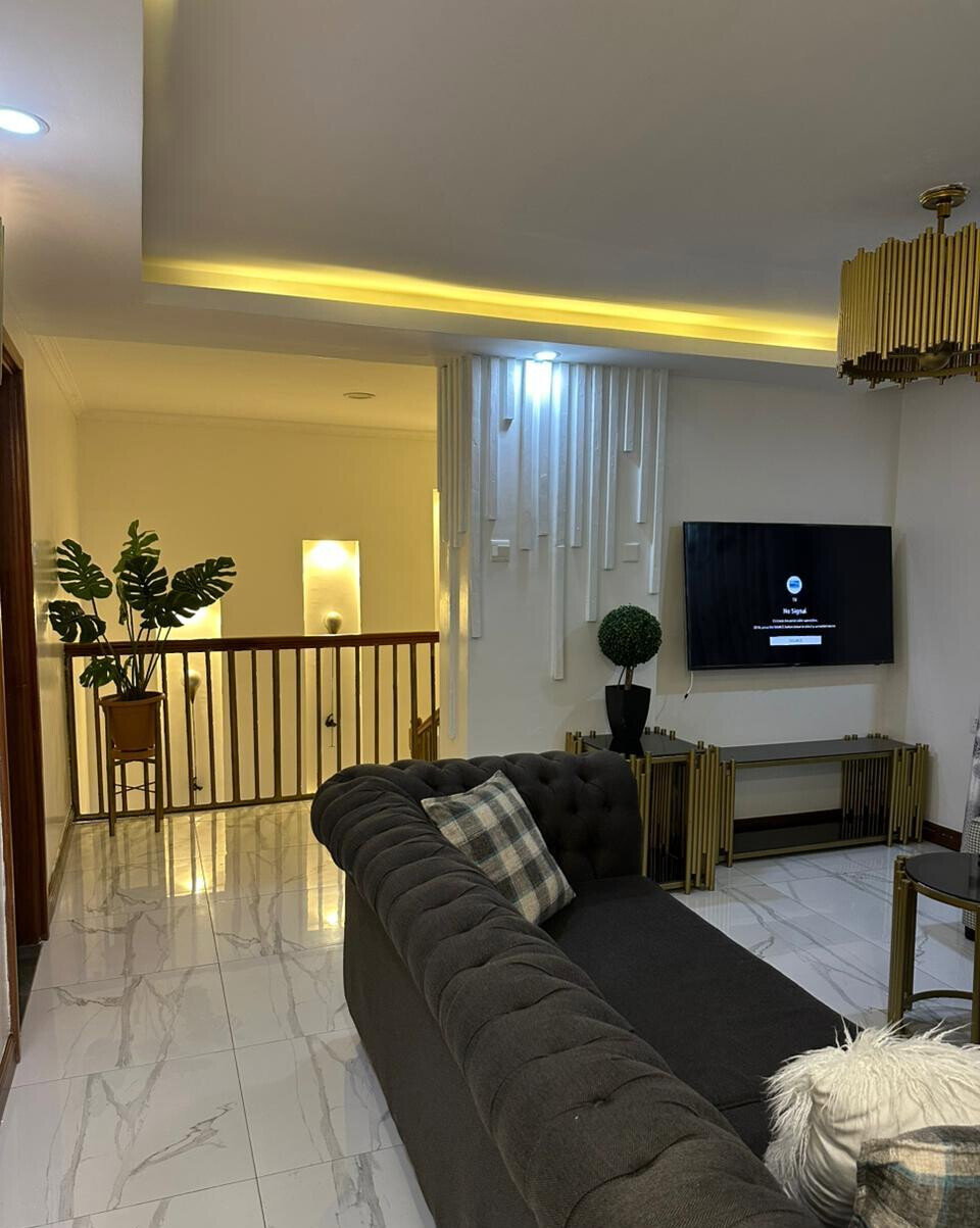 4BR All-Ensuite Duplex with Heated Pool & Sauna - Kilimani