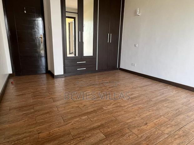 3bdrm Apartment in Parklands for sale