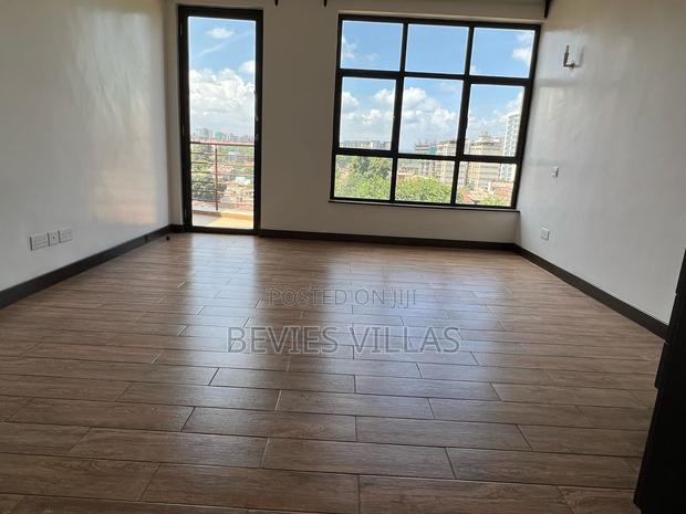 3bdrm Apartment in Parklands for sale