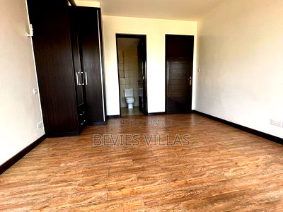3bdrm Apartment in Parklands for sale - Image 10