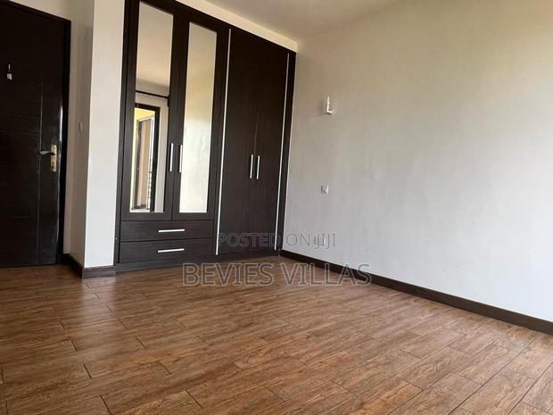 3bdrm Apartment in Parklands for sale