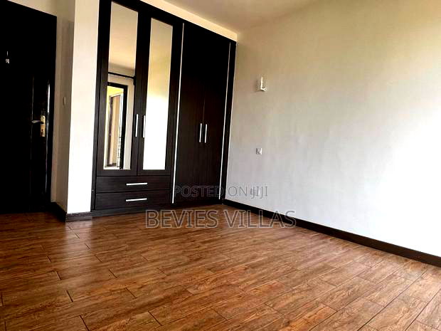 3bdrm Apartment in Parklands for sale