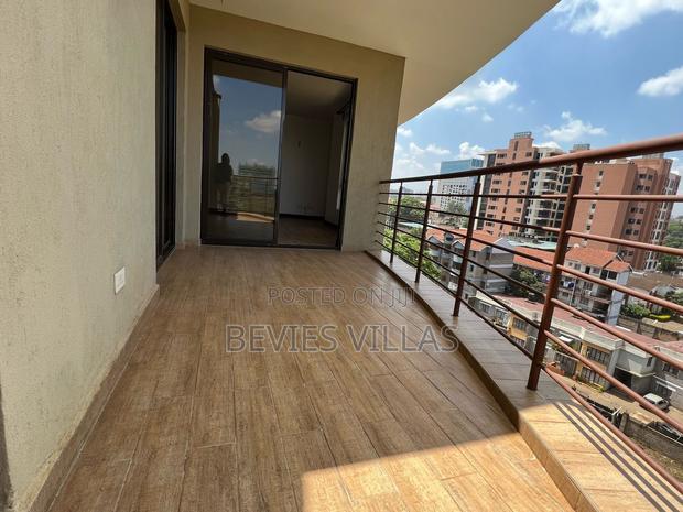 3bdrm Apartment in Parklands for sale