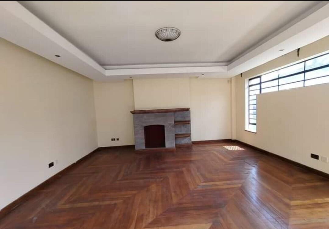 5-Ensuite Villa with Rooftop Terrace & Solar Power - Lavington