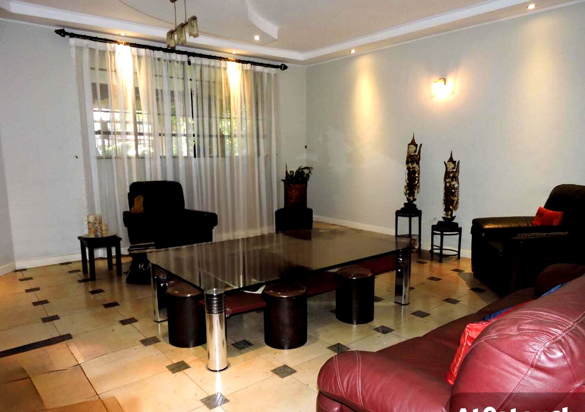 4-Ensuite Townhouse with Private Garden & DSQ - Spring Valley