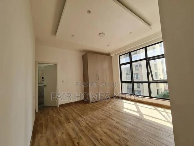 4bdrm Duplex in Riverside Drive for rent