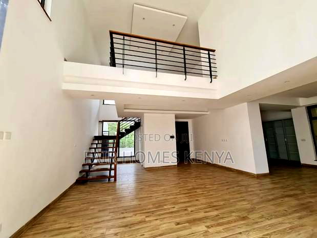 4bdrm Duplex in Riverside Drive for rent