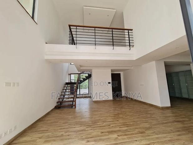 4bdrm Duplex in Riverside Drive for rent