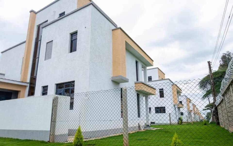 4BR Townhouse with Rooftop Terrace & Servant Quarter - Ongata Rongai