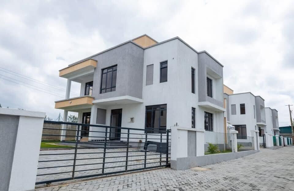 4BR Townhouse with Rooftop Terrace & Servant Quarter - Ongata Rongai