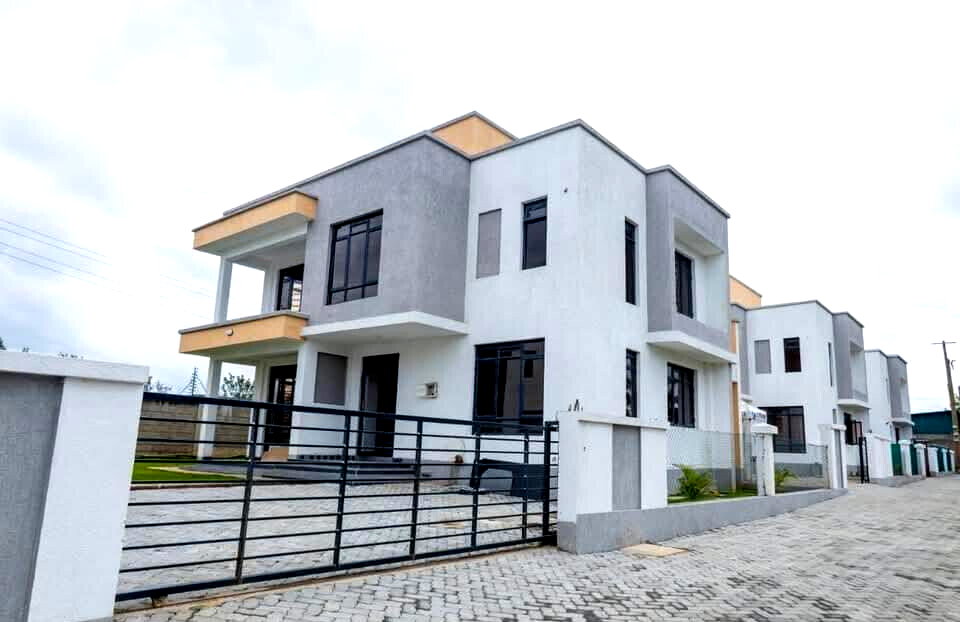 4BR Townhouse with Rooftop Terrace & Servant Quarter - Ongata Rongai