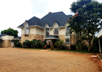 3/4 Acre Ambassadorial Home