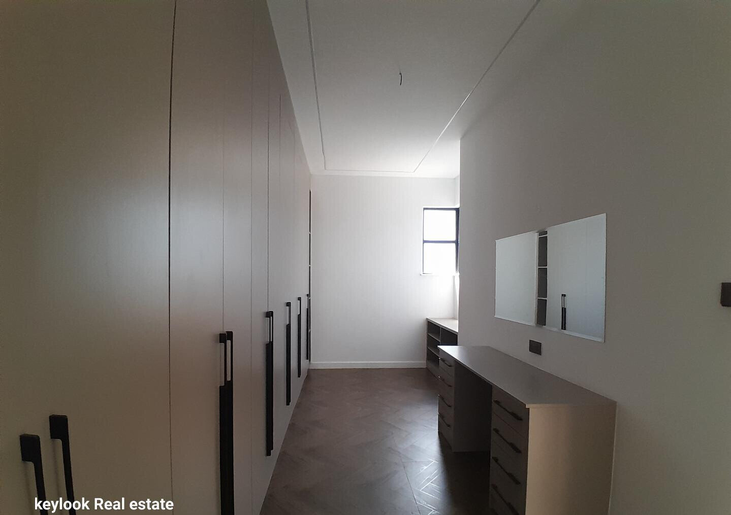 4-Ensuite Townhouse with Two Kitchens & Rooftop Views - Lavington