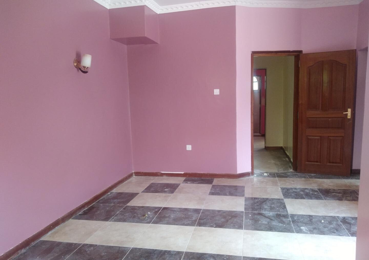 4BR Townhouse on Half-Acre with Electric Fence – Karen