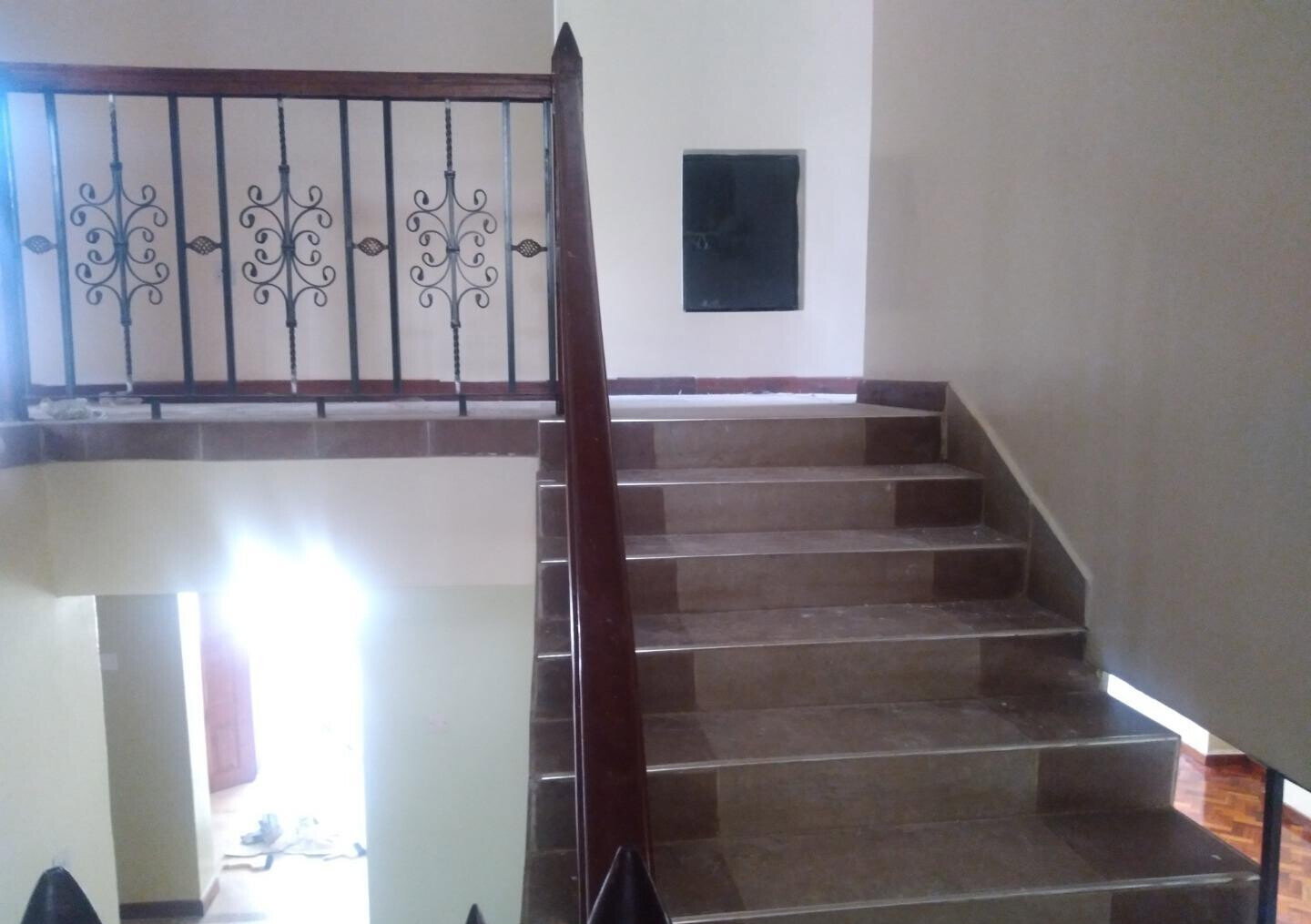 4BR Townhouse on Half-Acre with Electric Fence – Karen