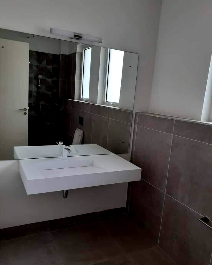 Cathedral Ceilings & Private Garden Townhouse - Lavington