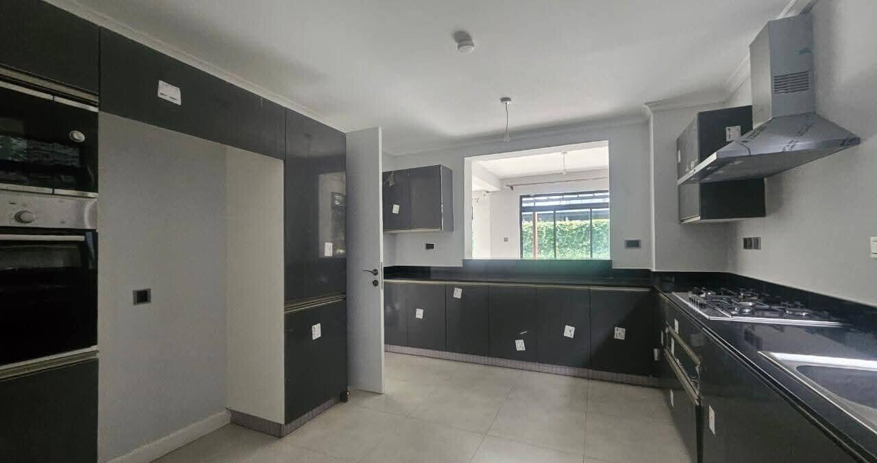 4BR All-Ensuite Townhouse with Pool & Gym Access - Runda