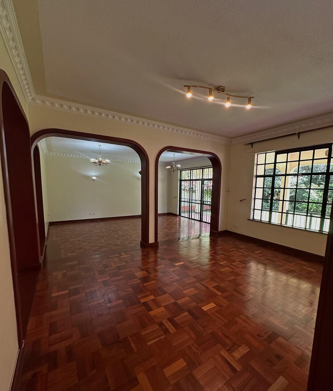 All-Ensuite 5BR Townhouse with DSQ & Generator - Lavington