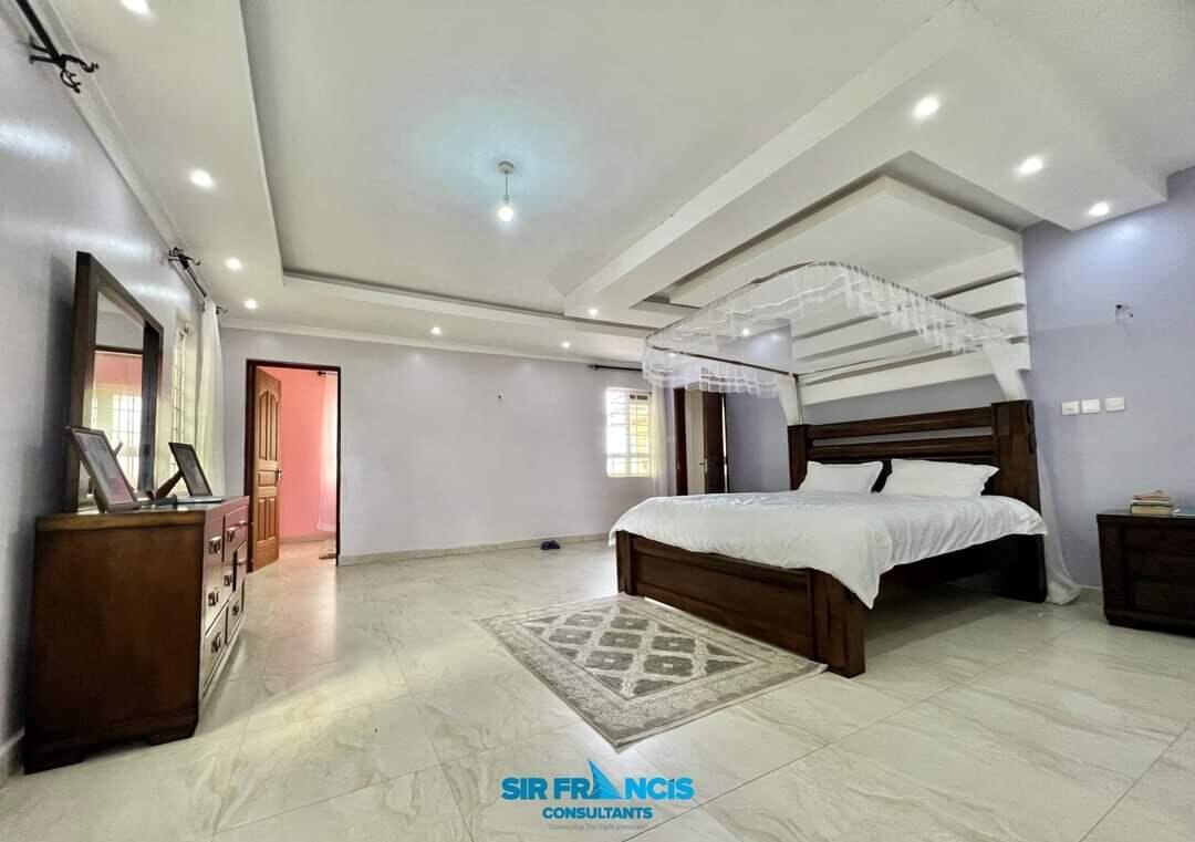 5BR Townhouse with DSQ & Huge Balconies - Syokimau