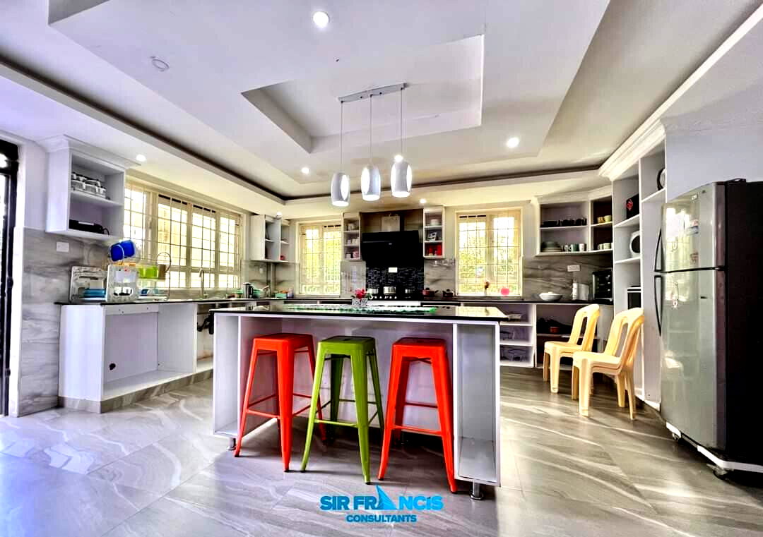 5BR Townhouse with DSQ & Huge Balconies - Syokimau