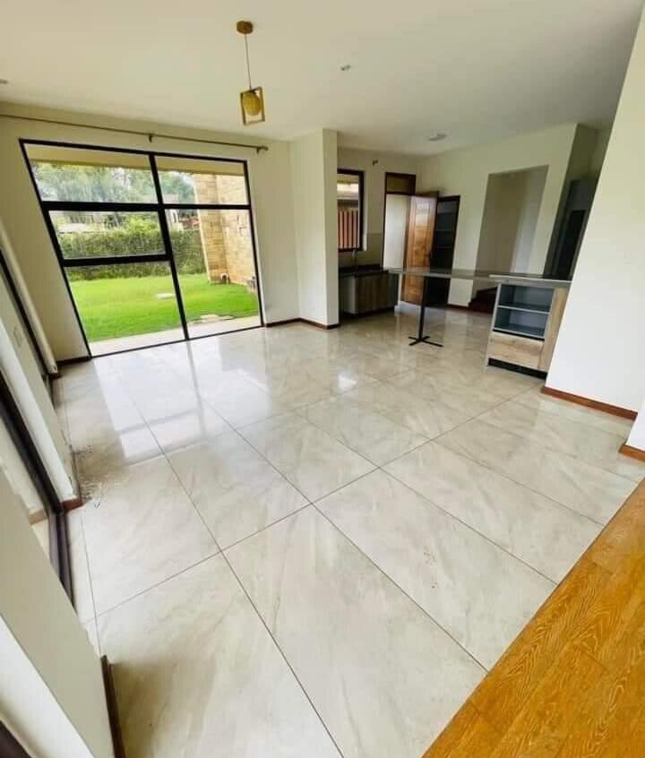 4-Ensuite Villa with DSQ & Clubhouse Gym-Pool – Karen