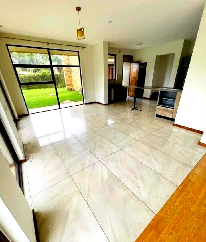 4-Ensuite Villa with DSQ & Clubhouse Gym-Pool – Karen