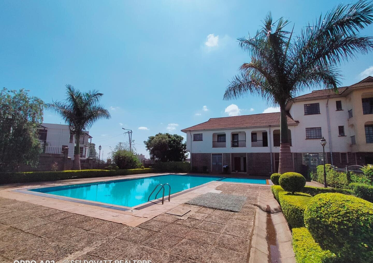 4-Ensuite Townhouse with Pool & Borehole - Loresho