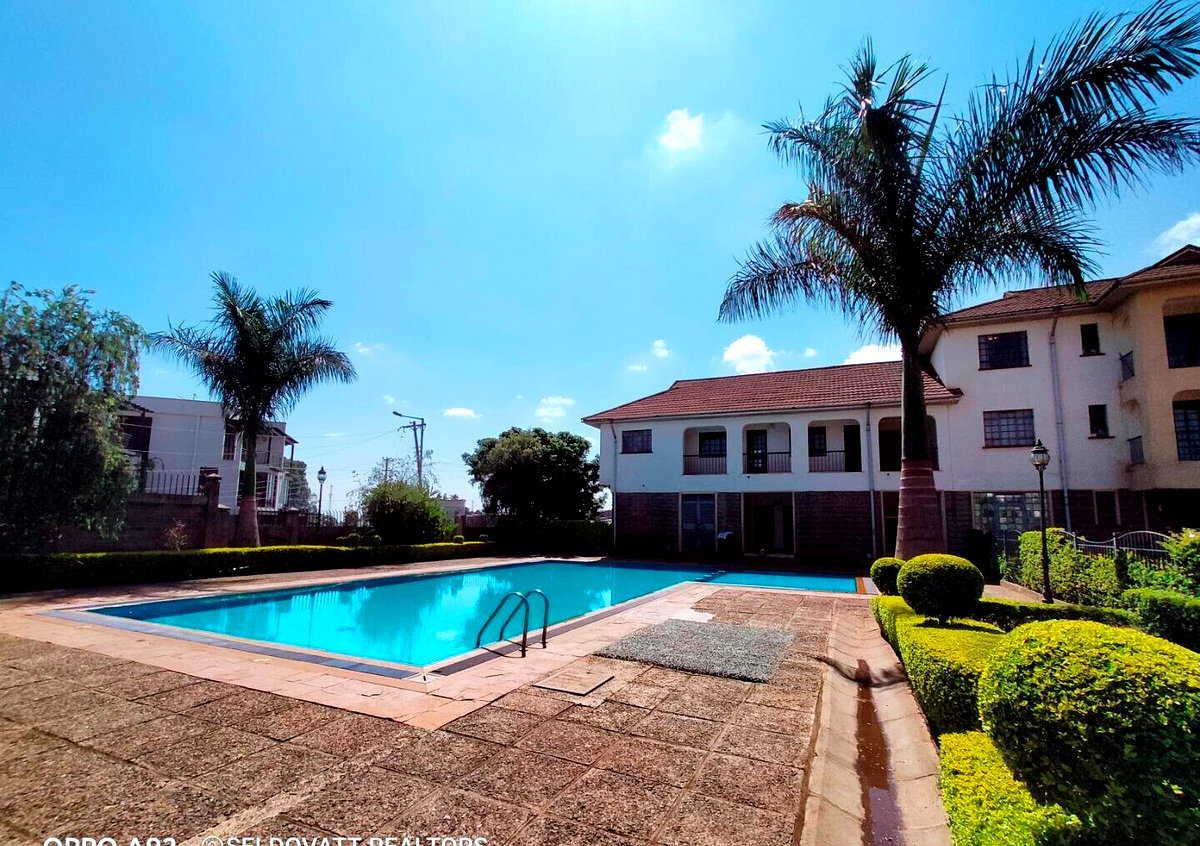 4-Ensuite Townhouse with Pool & Borehole - Loresho