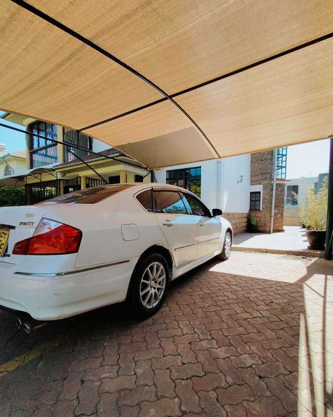 4-Ensuite Townhouse with Pool & Borehole - Loresho