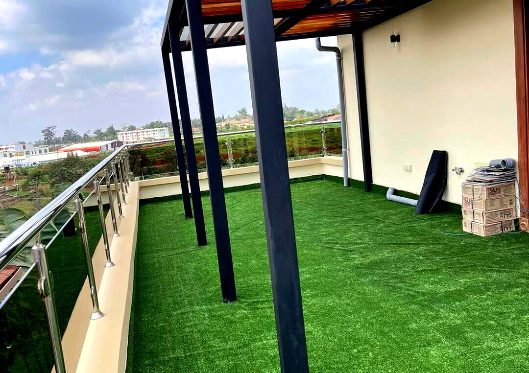 4BR Townhouse with Rooftop Terrace & Home Office - Runda