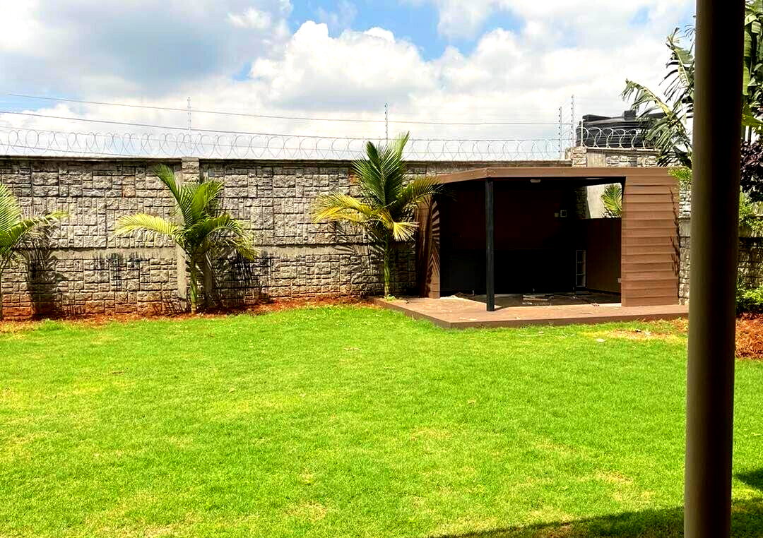 4BR Townhouse with Rooftop Terrace & Home Office - Runda