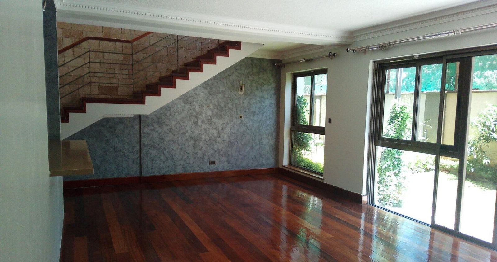 Triplex Villa with Private Garden & Heated Pool Access - Kileleshwa