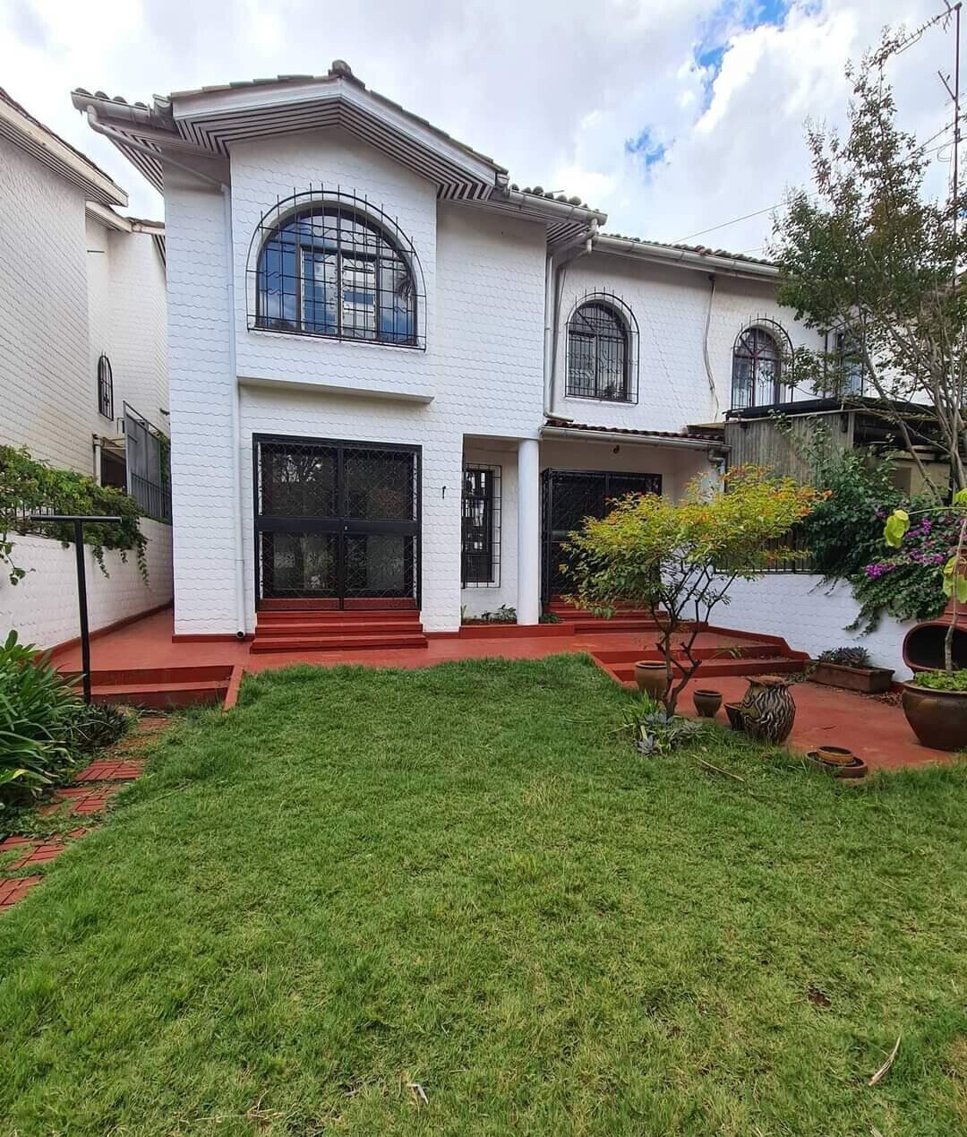 4BR Villa with DSQ & Garden - Kileleshwa Gated Community