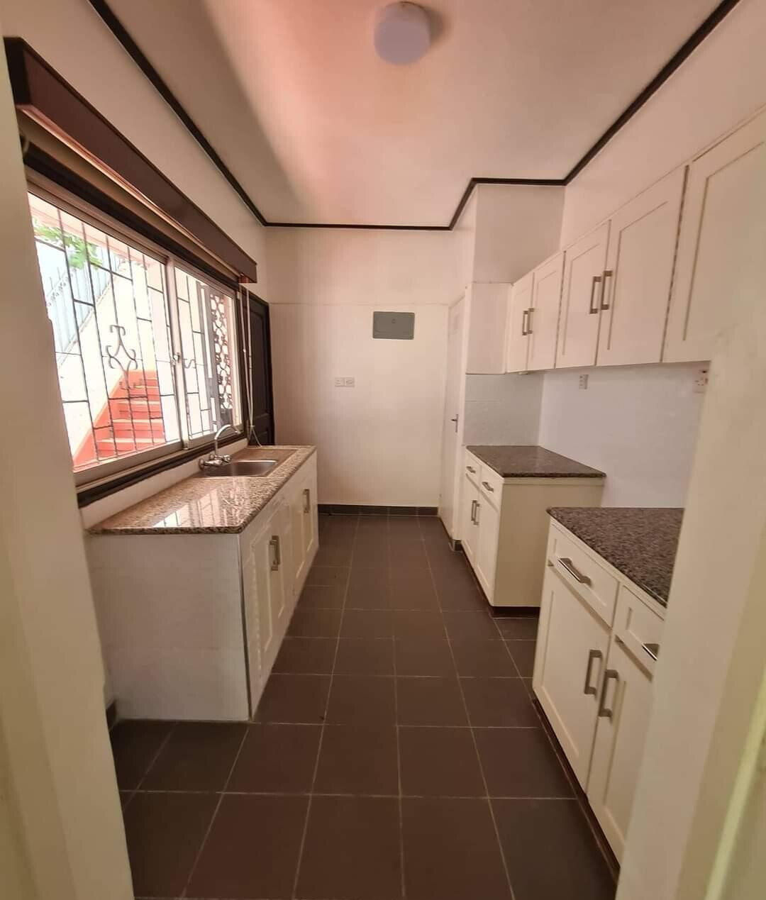 4BR Villa with DSQ & Garden - Kileleshwa Gated Community