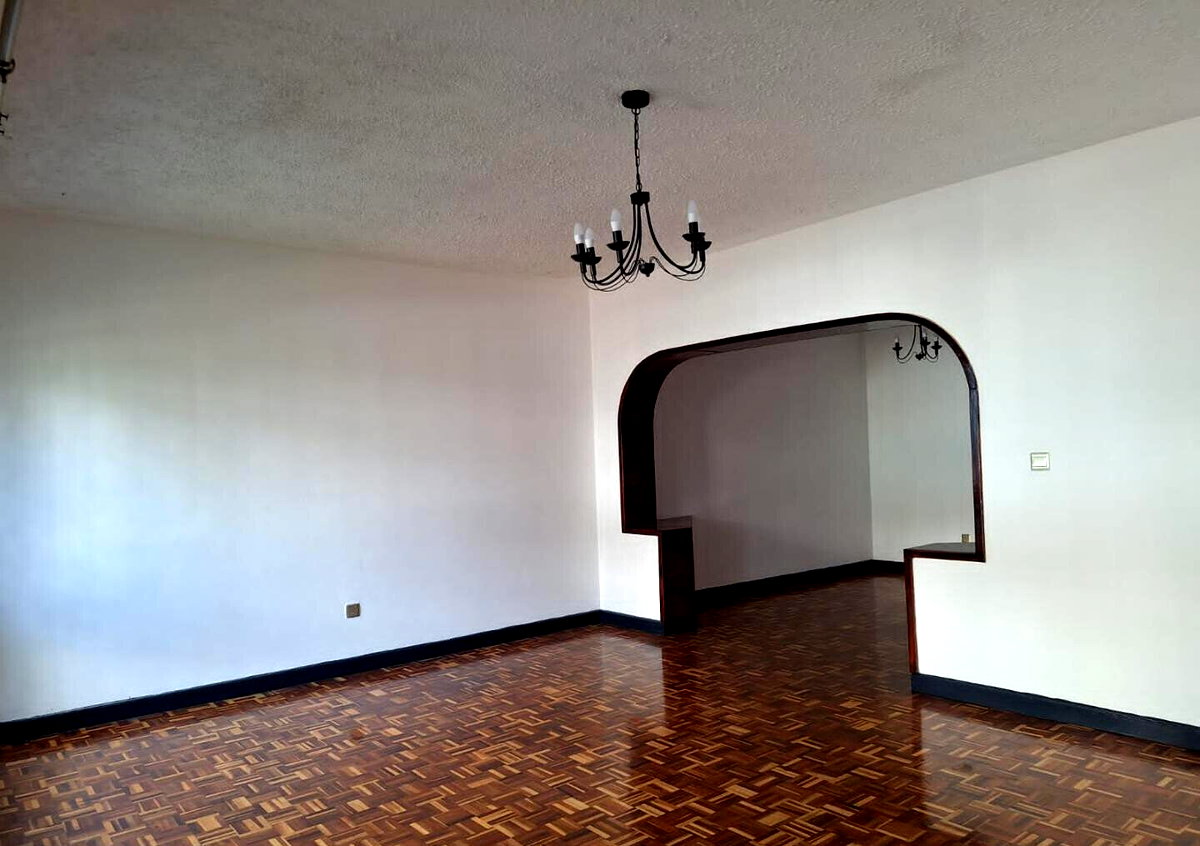 4BR Townhouse with DSQ & Wooden Floors - Westlands