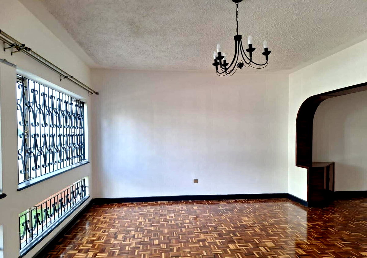 4BR Townhouse with DSQ & Wooden Floors - Westlands