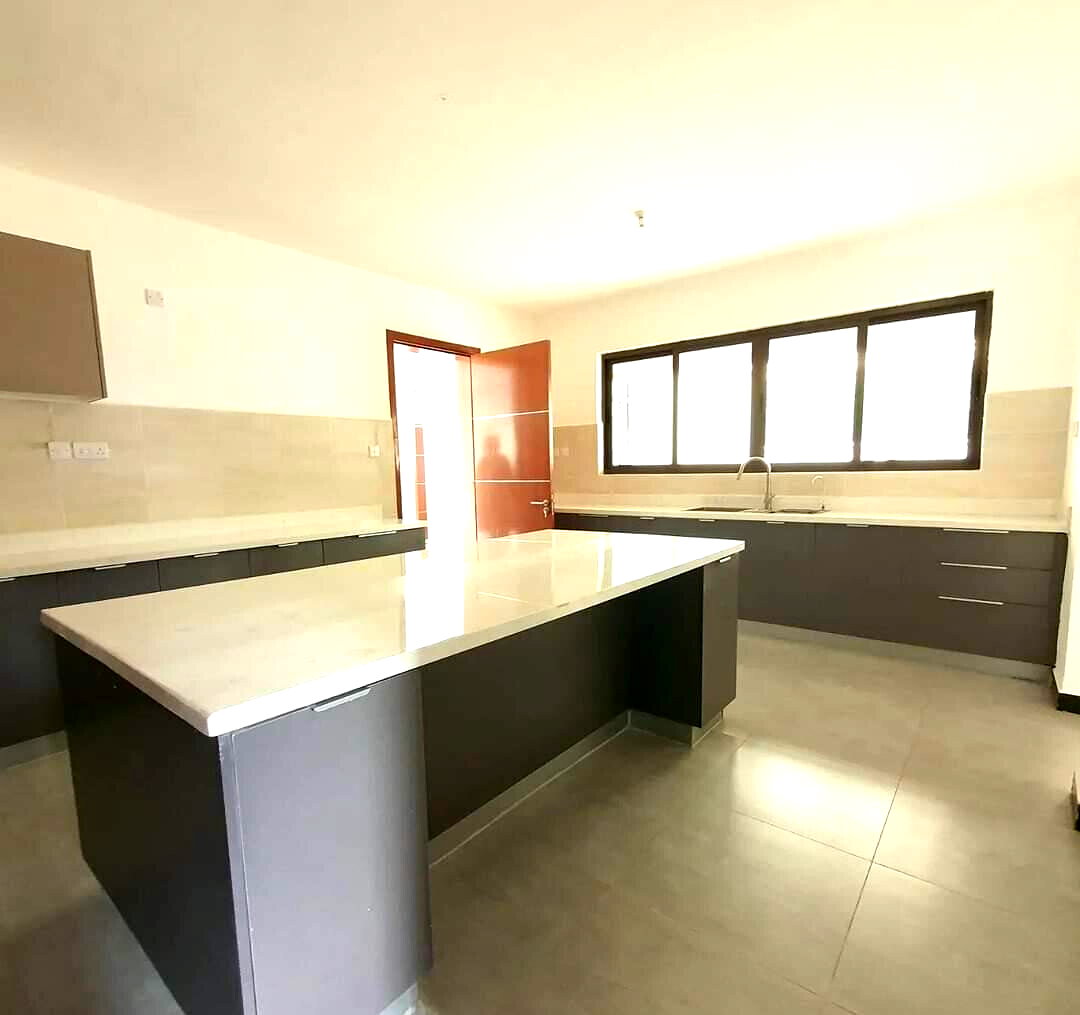5-Ensuite Townhouse with Clubhouse & Pool – Karen Gated Community