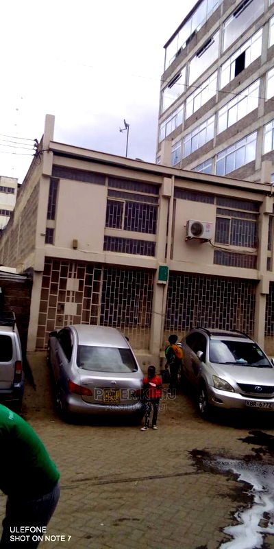 Commercial Building for Sale in Industrial Area - Image 1