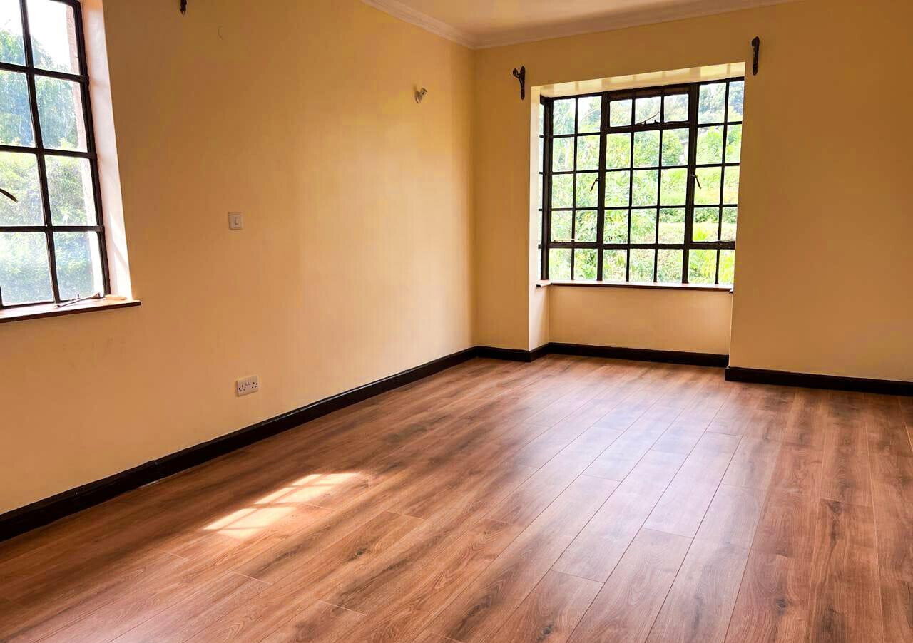 50x100 4BR All-Ensuite Townhouse with Mature Trees – Redhill