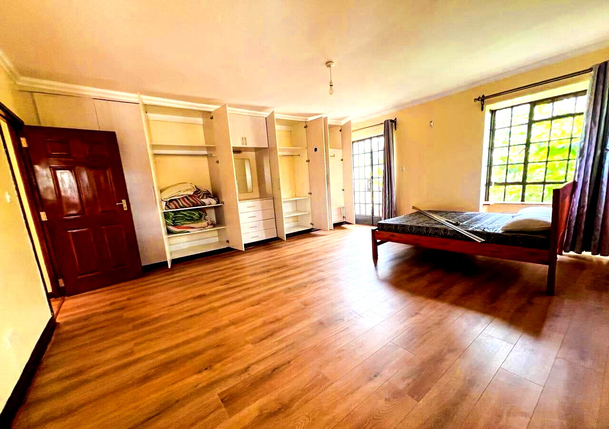 50x100 4BR All-Ensuite Townhouse with Mature Trees – Redhill