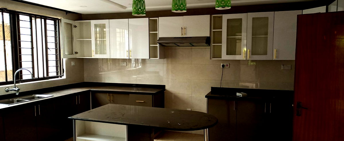 5-Ensuite Townhouse with Rooftop Terrace & Solar - Lavington